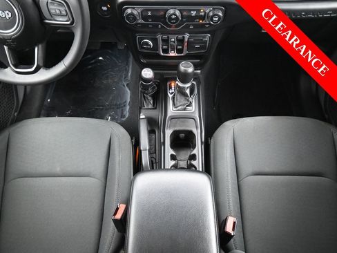 Used 2023 Jeep Wrangler Unlimited w/ Convenience Group image 31