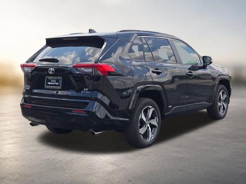 Used 2025 Toyota RAV4 SE AWD/4WD image 12