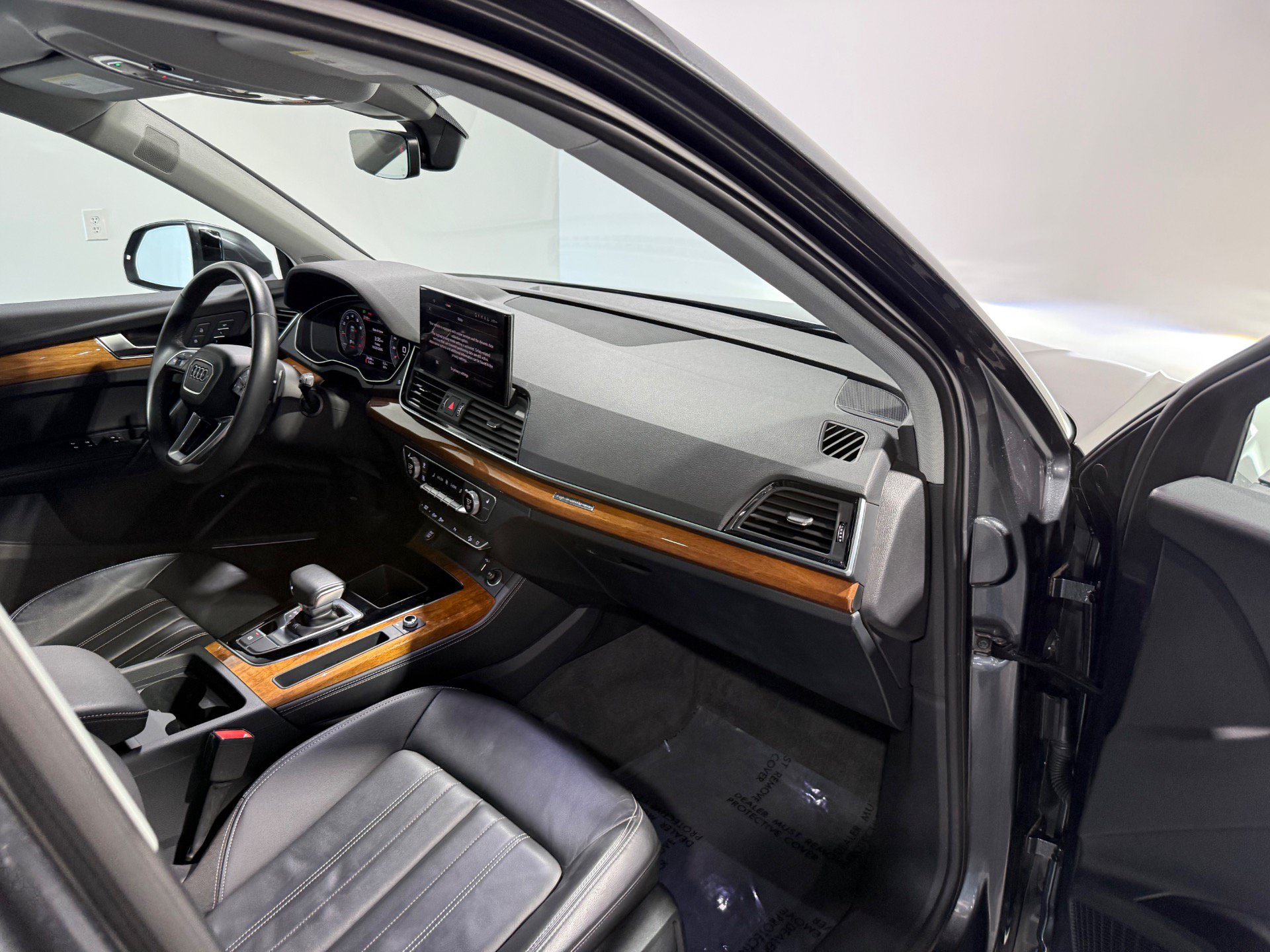 Used 2023 Audi Q5 2.0T Premium Plus w/ Premium Plus Package AWD/4WD image 49