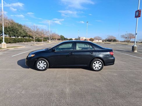 Used 2013 Toyota Corolla L image 3