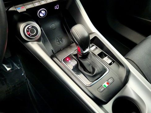 Used 2024 Alfa Romeo Tonale Ti image 17