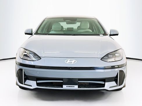 Used 2023 Hyundai Ioniq 6 Limited image 2