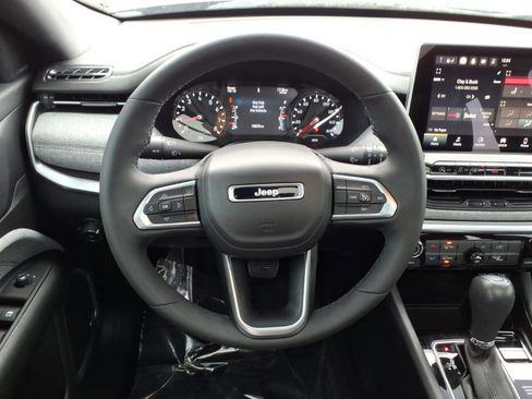 Used 2023 Jeep Compass Latitude w/ Sun and Sound Group image 14