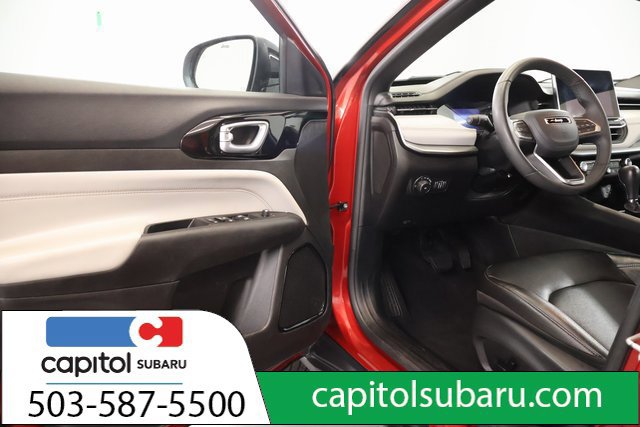 Used 2025 Jeep Compass Limited AWD/4WD image 8