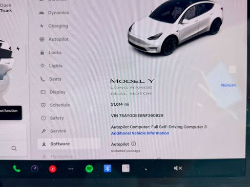 Used 2022 Tesla Model Y Long Range AWD/4WD image 25