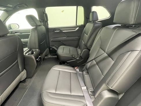 New 2026 GMC Acadia Elevation w/ Elevation Premium Package AWD/4WD image 9