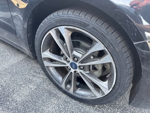 Used 2019 Ford Fusion Titanium FWD image 2