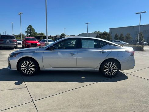 Used 2024 Nissan Altima 2.5 SV image 6