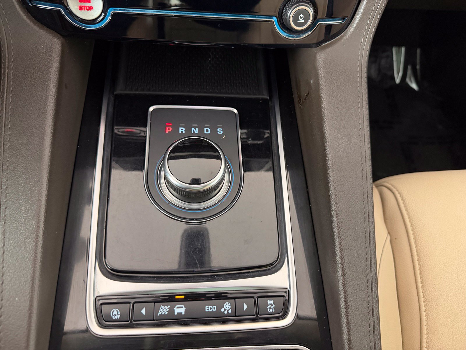 Used 2020 Jaguar F-PACE Prestige AWD/4WD image 23