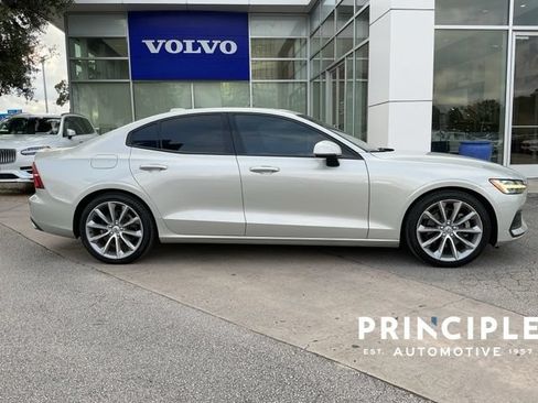 Used 2020 Volvo S60 T5 Momentum FWD image 7