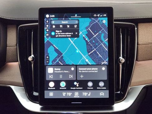 New 2026 Volvo XC90 B5 Plus w/ Protection Package Premier image 17