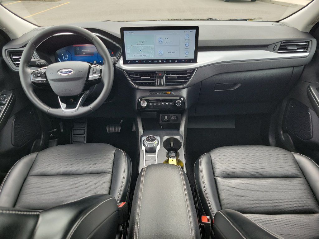 Used 2024 Ford Escape Platinum w/ Class II Trailer Tow Package AWD/4WD image 13
