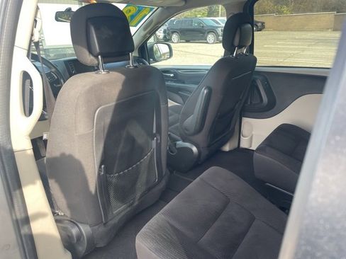 Used 2018 Dodge Grand Caravan SE image 14