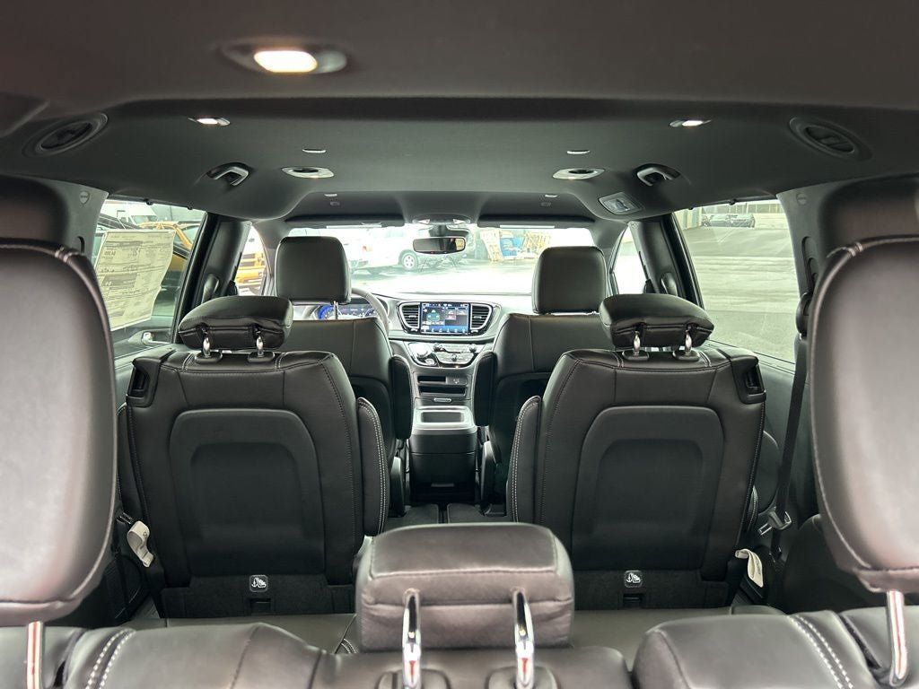New 2026 Chrysler Pacifica Select w/ S Appearance Package AWD/4WD image 19