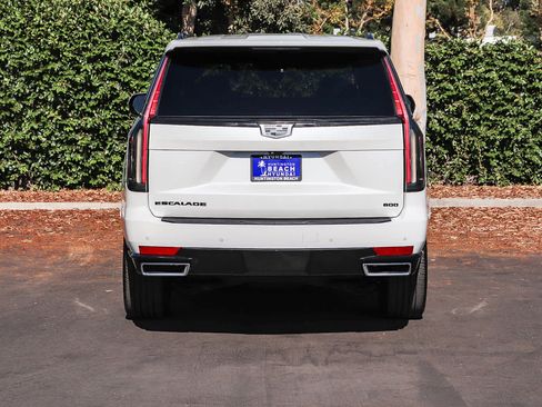 Used 2022 Cadillac Escalade Premium Luxury RWD image 8
