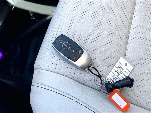 Used 2023 Mercedes-Benz GLS 450 4MATIC w/ AMG Line Exterior image 15