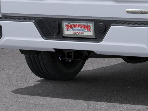 New 2026 GMC Sierra 1500 Elevation image 8