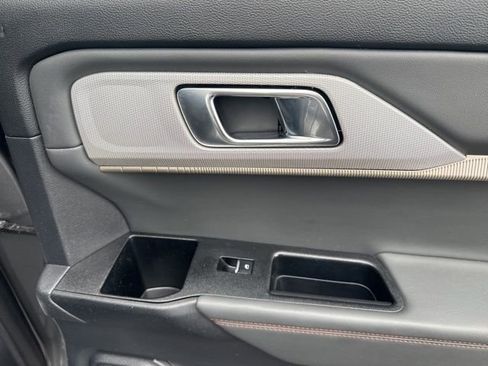 Used 2025 Ford Explorer Active image 14