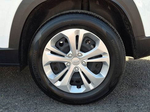 Used 2024 Chevrolet Trax LS w/ Driver Confidence Package image 31