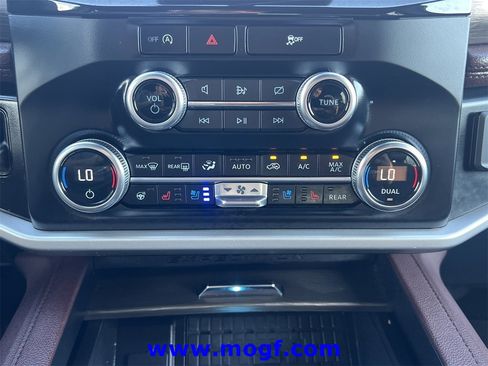 Used 2024 Ford Expedition Limited image 9