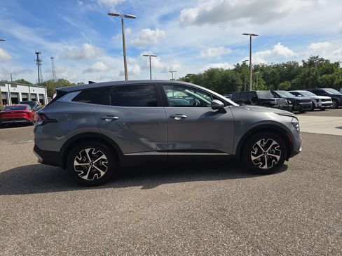 Used 2024 Kia Sportage EX FWD image 9