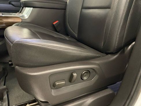 Used 2024 Chevrolet Silverado 1500 LT Trail Boss w/ Convenience Package II AWD/4WD image 16