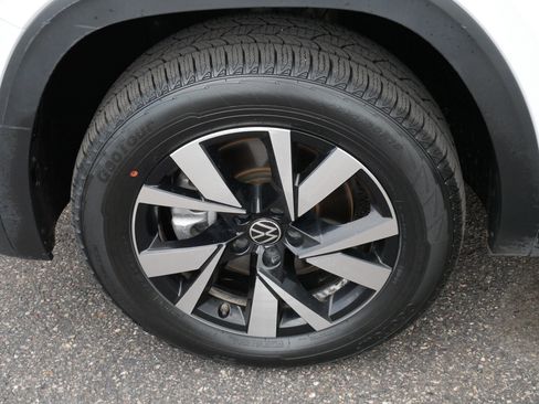 Certified 2023 Volkswagen Atlas Cross Sport SE AWD/4WD image 15
