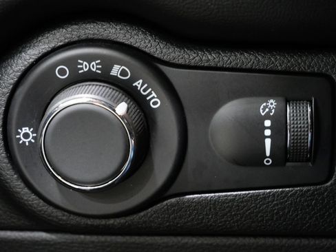 Used 2025 Dodge Durango GT AWD/4WD image 14
