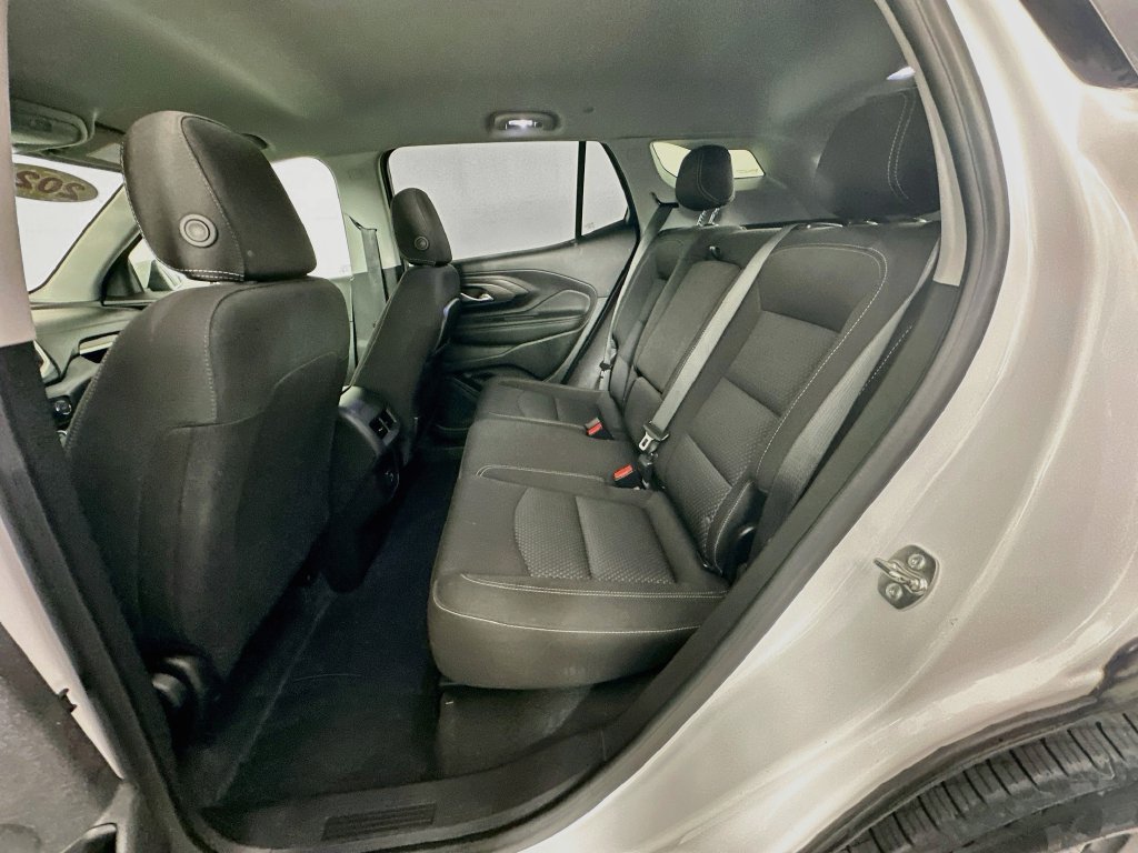 Used 2024 GMC Terrain SLE FWD image 31