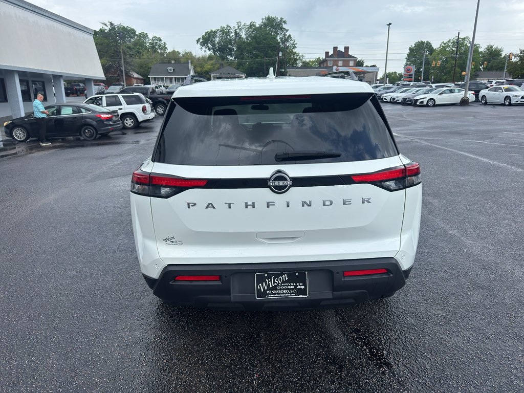 Used 2024 Nissan Pathfinder SV FWD image 8