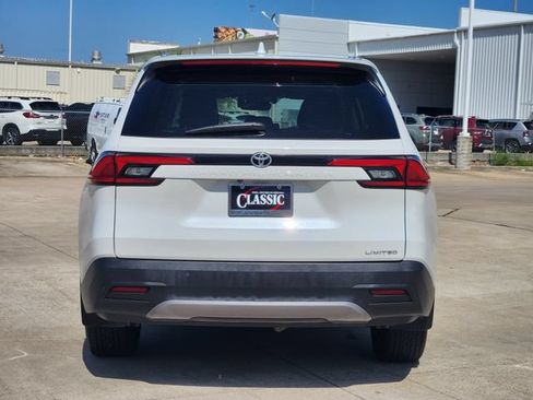 Used 2024 Toyota Grand Highlander FWD image 6