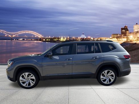 Certified 2023 Volkswagen Atlas SE image 2