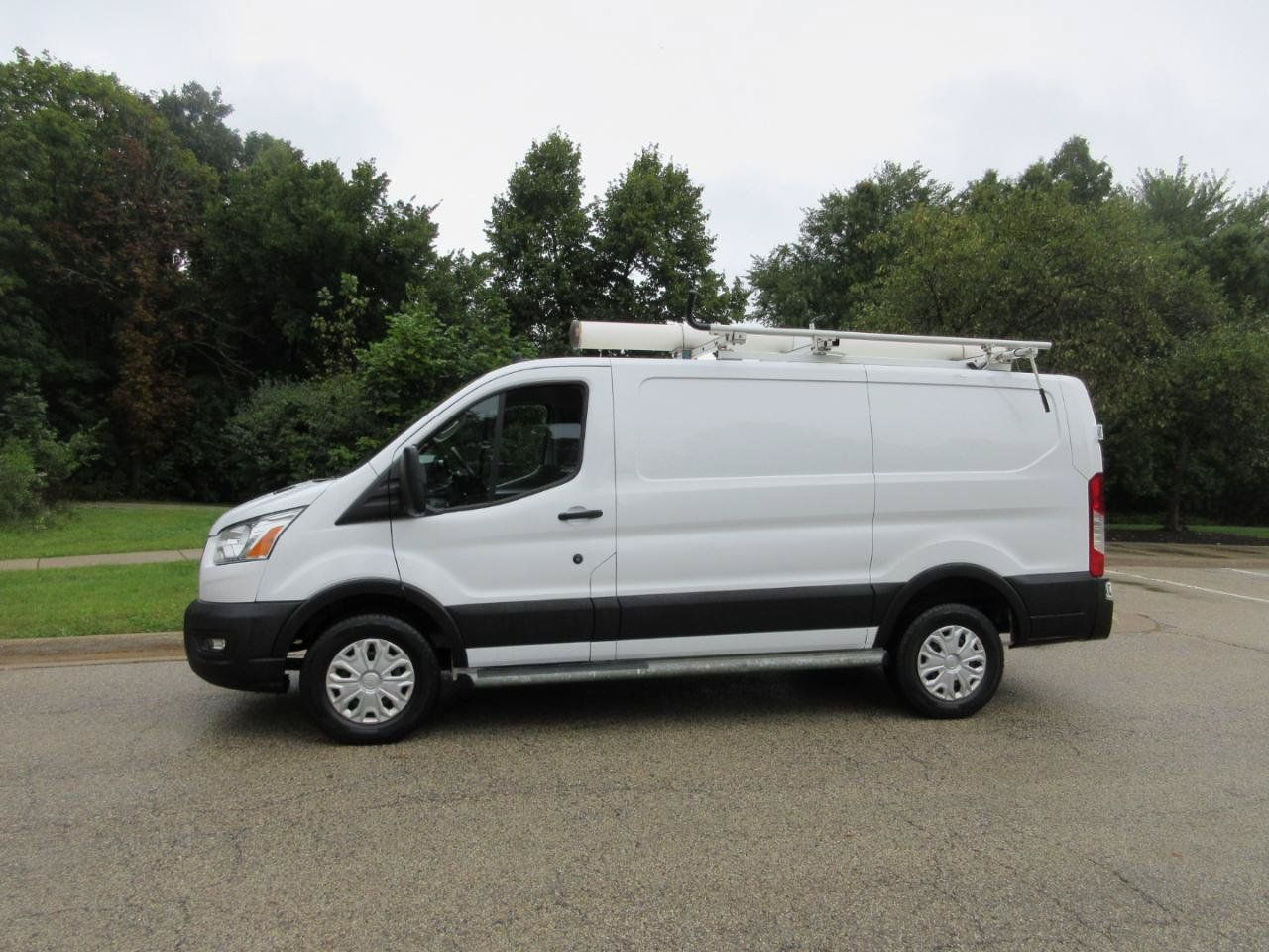 Used 2020 Ford Transit 250 Low Roof w/ Exterior Upgrade Package RWD image 33
