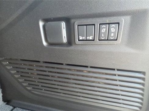 Used 2025 GMC Yukon Elevation w/ LPO, Floor Liner Package image 20