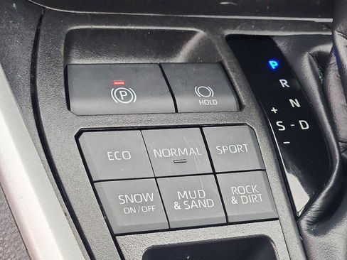 Used 2023 Toyota RAV4 XLE image 24