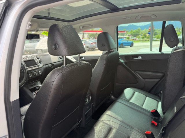 Used 2017 Volkswagen Tiguan Wolfsburg Edition AWD/4WD image 23
