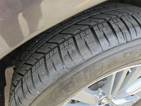 Used 2024 INFINITI QX80 Luxe image 32