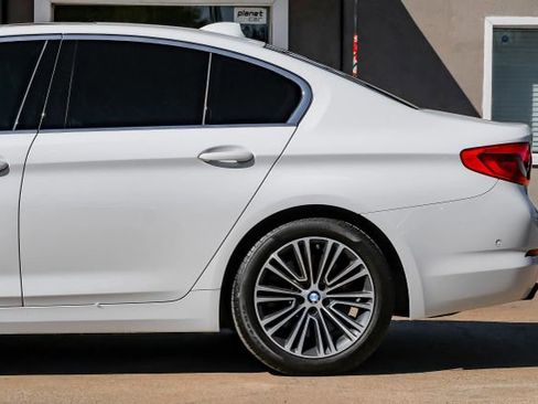 Used 2019 BMW 540i w/ Executive Package image 18