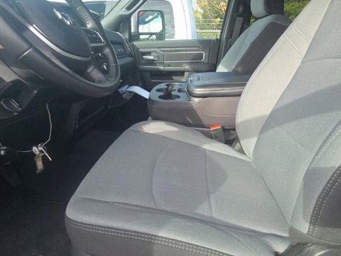 Used 2024 RAM 2500 Big Horn w/ Bed Utility Group image 9