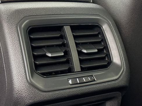 Used 2024 Volkswagen Taos SE image 26