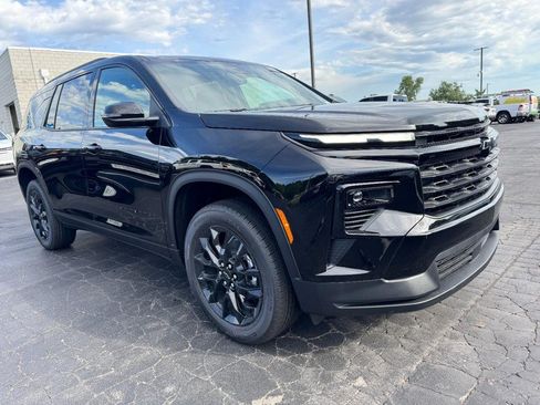 New 2026 Chevrolet Traverse LT w/ Midnight/Sport Edition FWD image 2