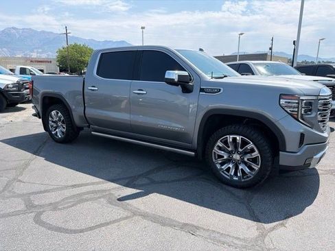 Used 2023 GMC Sierra 1500 Denali w/ Denali Reserve Package AWD/4WD image 3