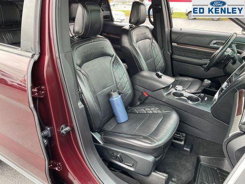 Used 2019 Ford Explorer Platinum image 28