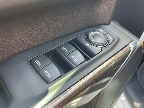 Used 2021 Chevrolet Silverado 1500 LT AWD/4WD image 15