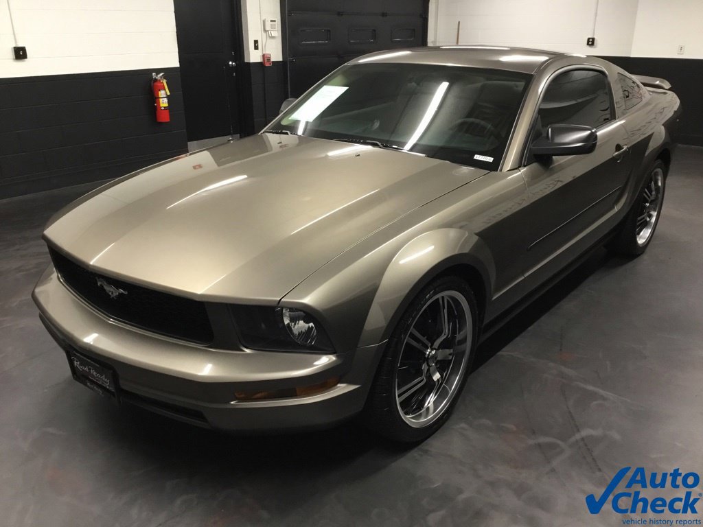 Used 2005 Ford Mustang Premium RWD image 6