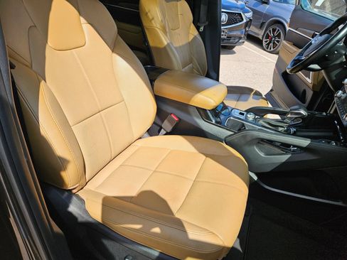 Used 2022 Kia Telluride SX w/ Towing Package FWD image 33