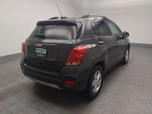Used 2018 Chevrolet Trax LT w/ LT Convenience Package FWD image 9
