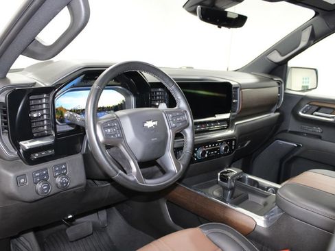 Used 2024 Chevrolet Silverado 1500 High Country w/ Technology Package AWD/4WD image 24