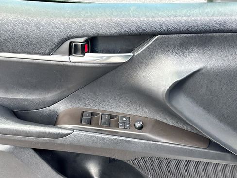 Used 2022 Toyota Camry LE FWD image 17