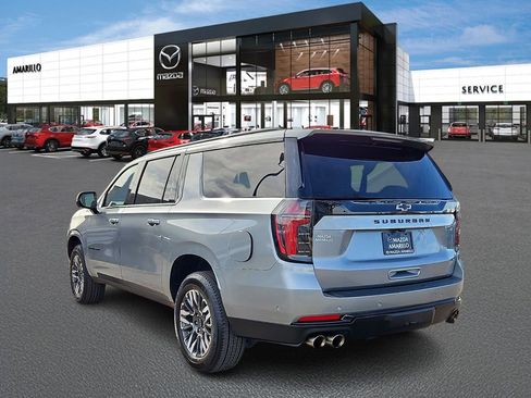 Used 2025 Chevrolet Suburban Z71 image 3